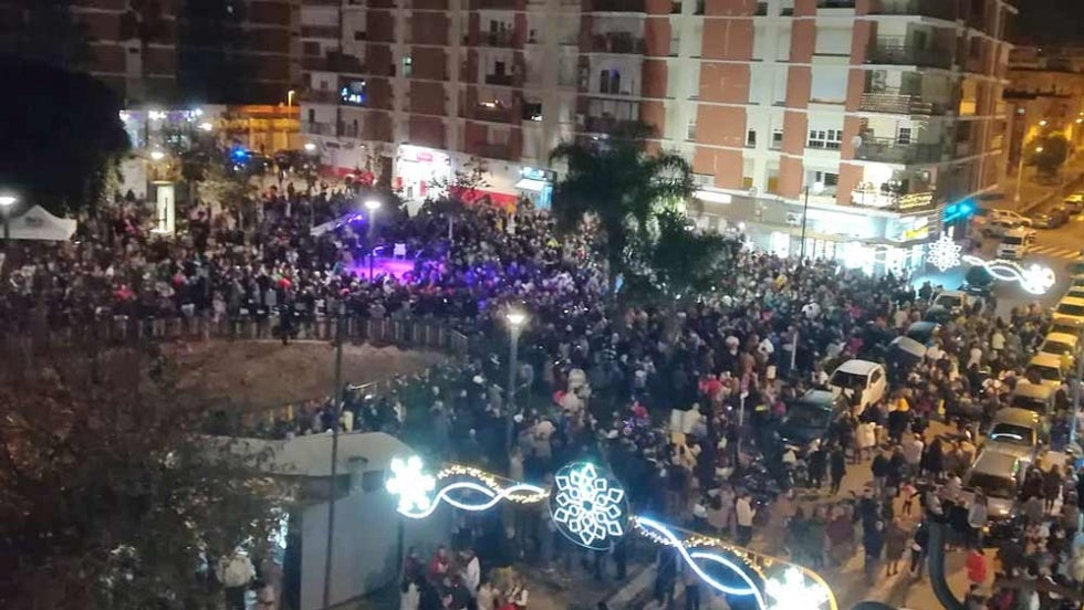 Cientos de personas ensayan las campanadas en la plaza Houston