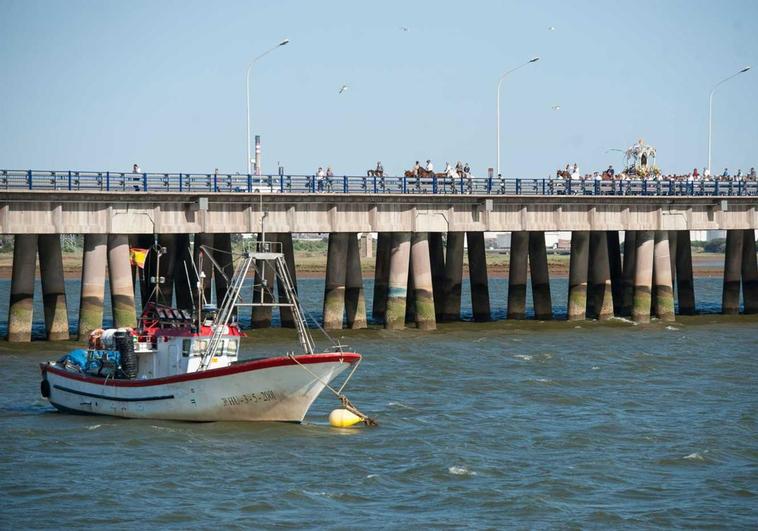 La Hermandad de Huelva llegando a la Punta del Sebo