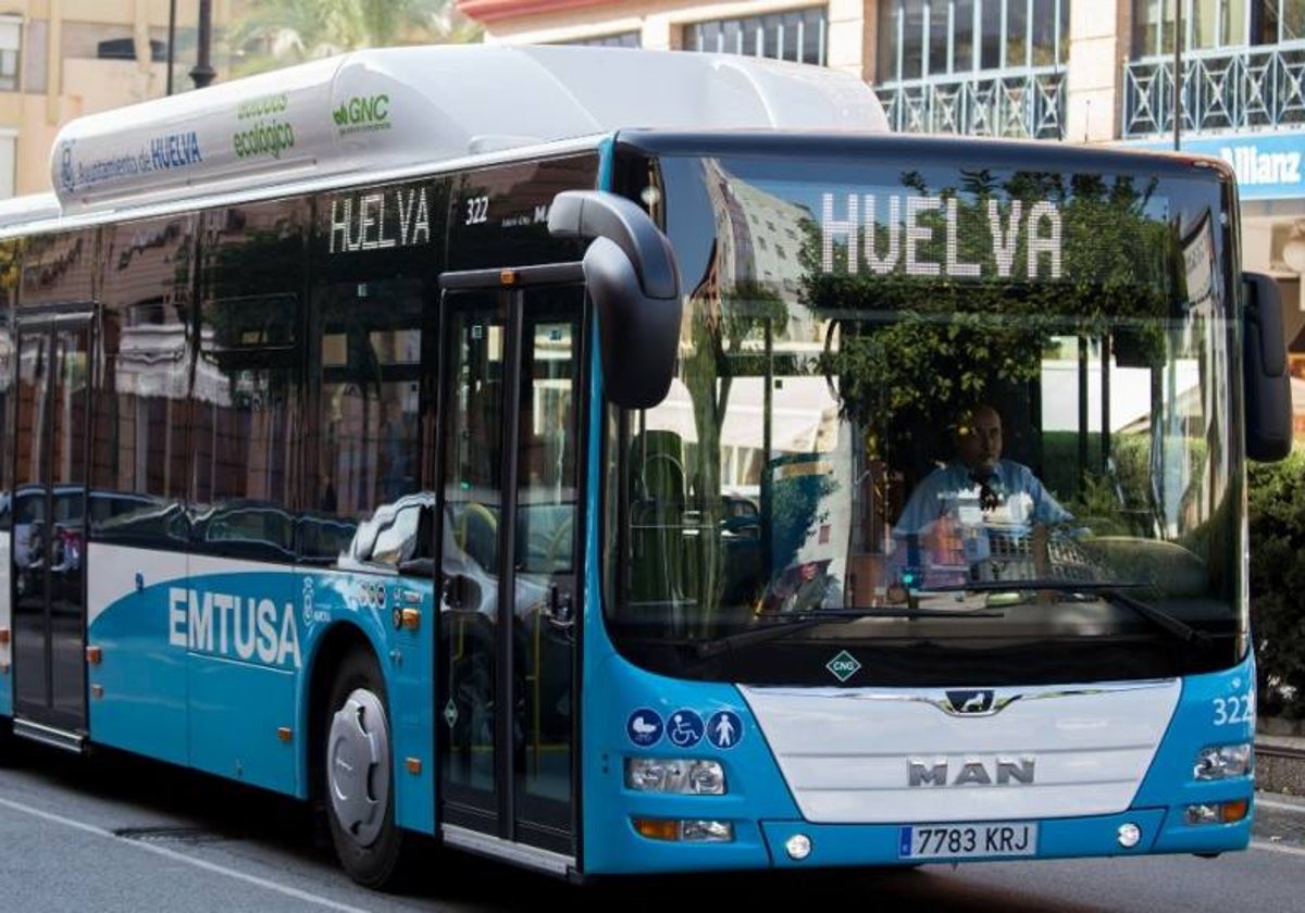 Foto de archivo de autobús de Emtusa