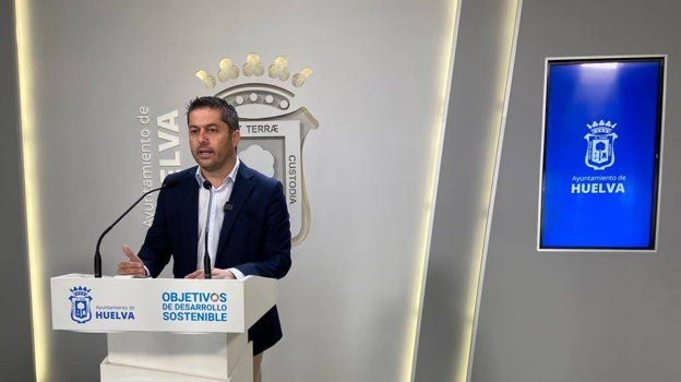 El portavoz socialista, Francisco Baluffo
