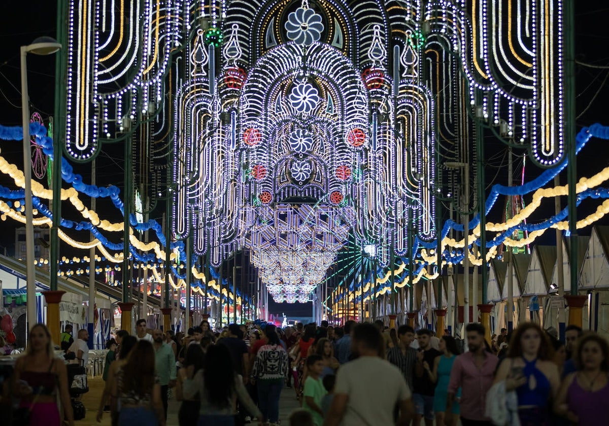 Vista de una de las calles del recinto colombino estos días