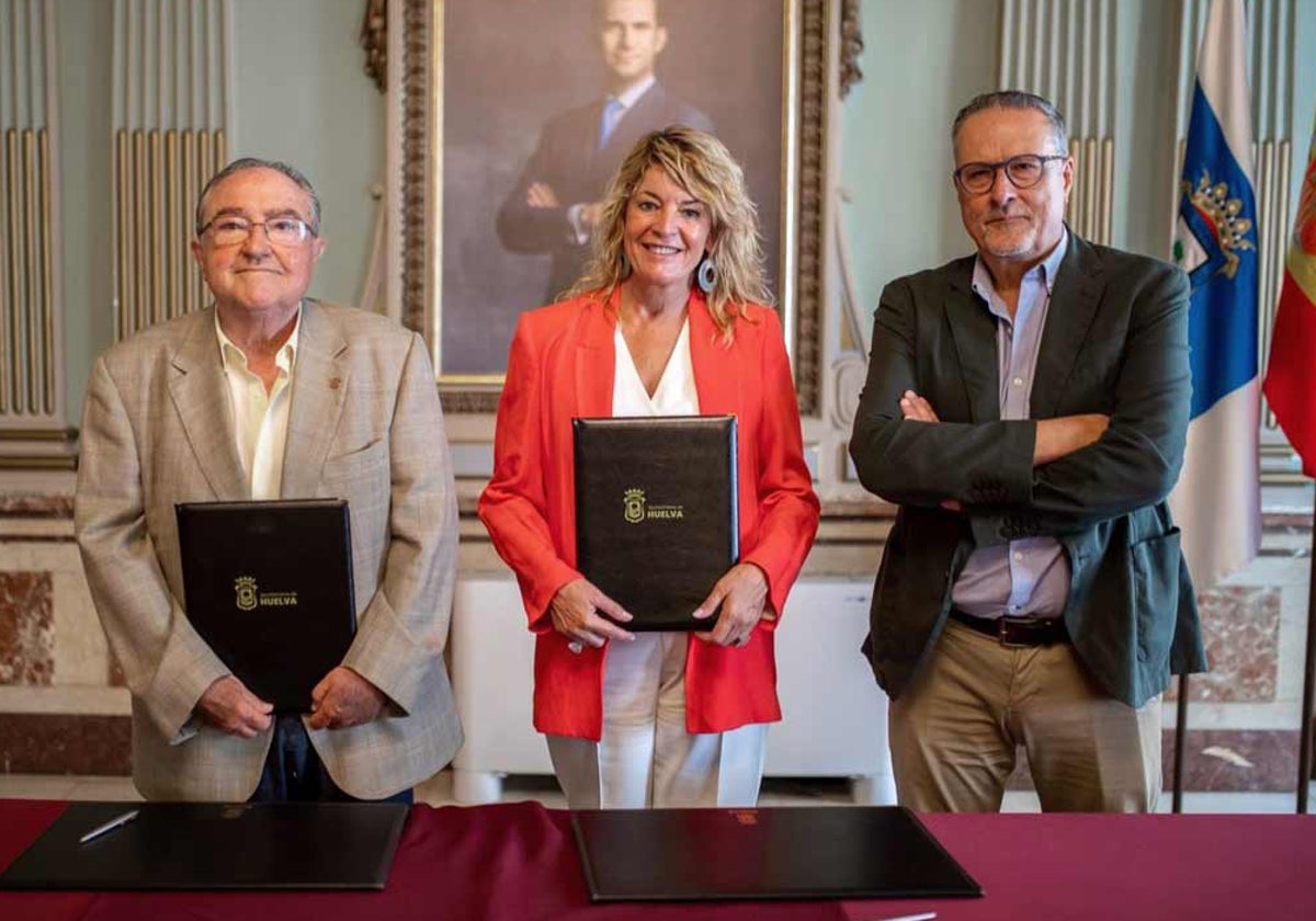 Díaz Cabrera, Miranda y Moreno, tras la firma del acuerdo