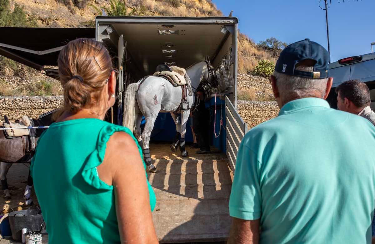 Toros y caballos, cóctel onubensista para la despedida