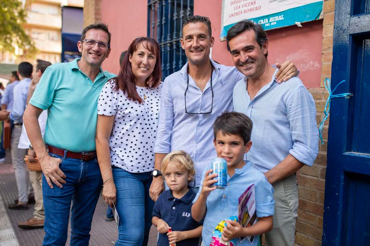 Marta Rubio, Manuel Garrido, David Torrejón, preparador físico del Recre, Vicente Dominguez; y Vicente y Martín