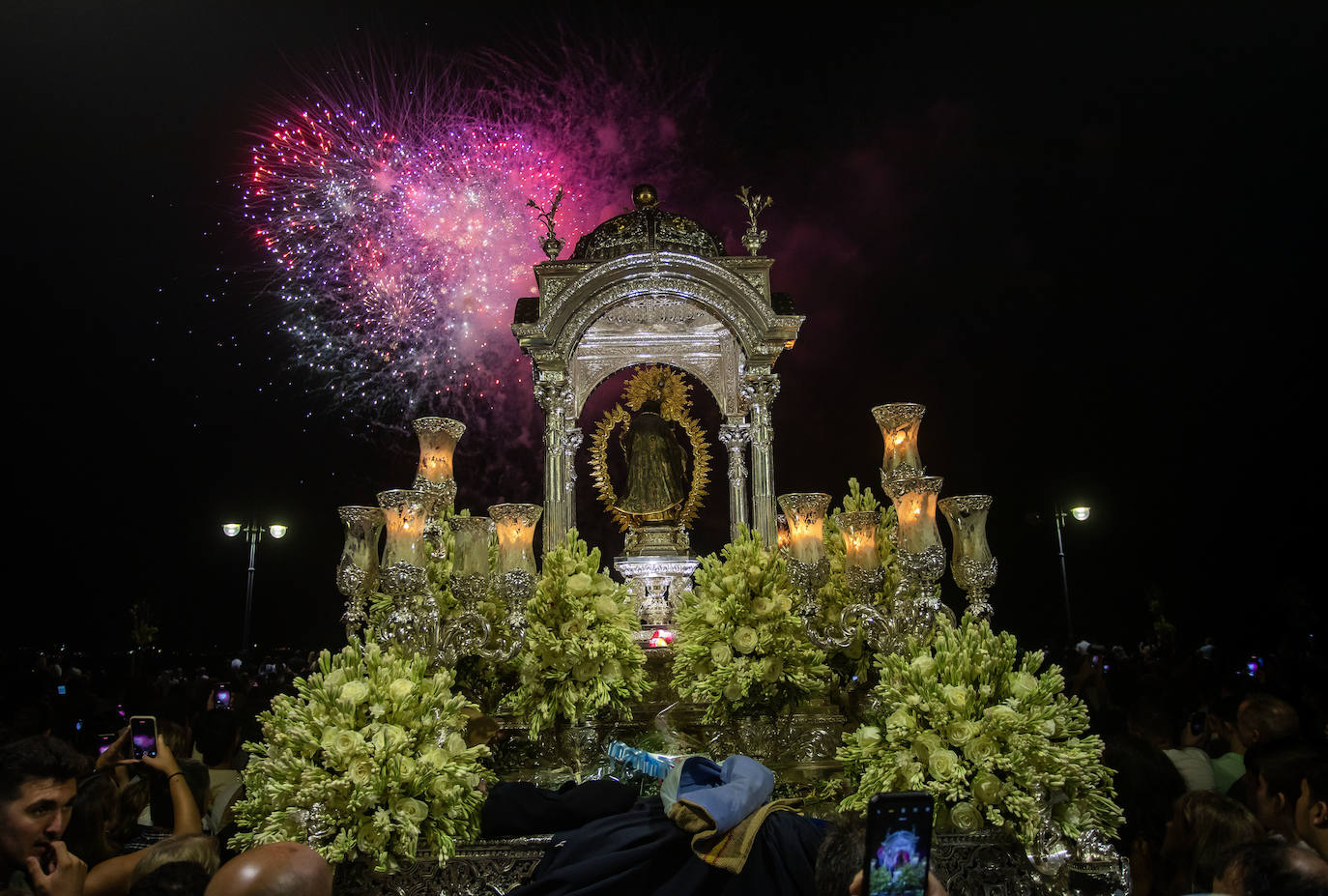 La Virgen de la Cinta regresa a casa