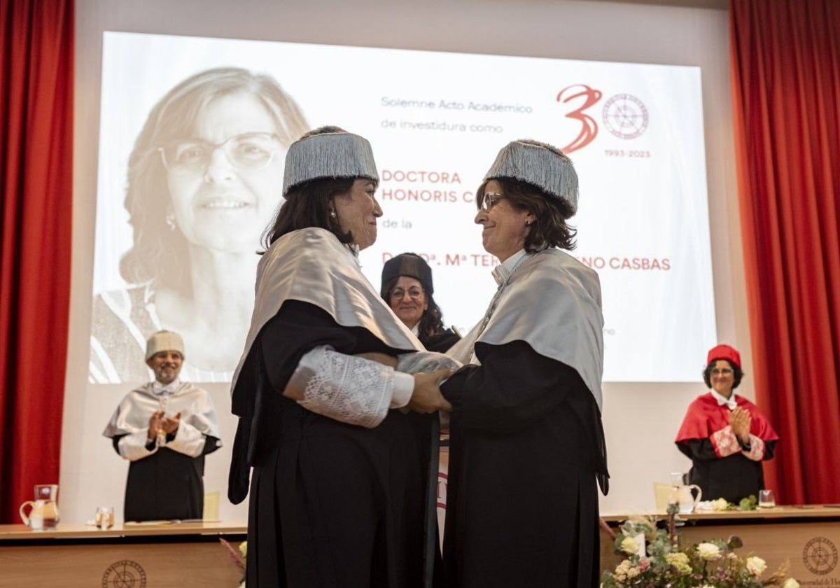 Investidura de María Teresa Moreno