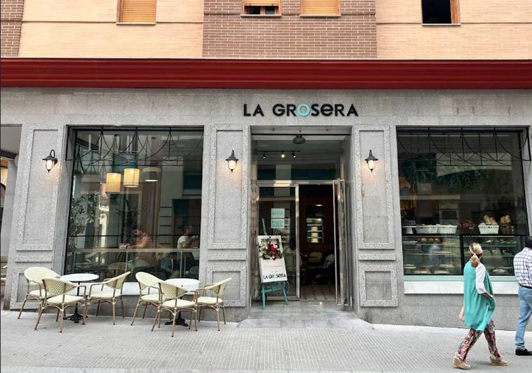 La pastelería La Grosera en la calle La Fuente de Huelva