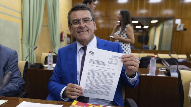 Rafael Segoviamuestra su propuesta
