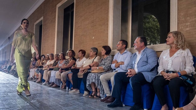 Autoridades presencian el desfile