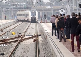 Nuevo día de afecciones en el tráfico ferroviario de Huelva tras el accidente de este viernes