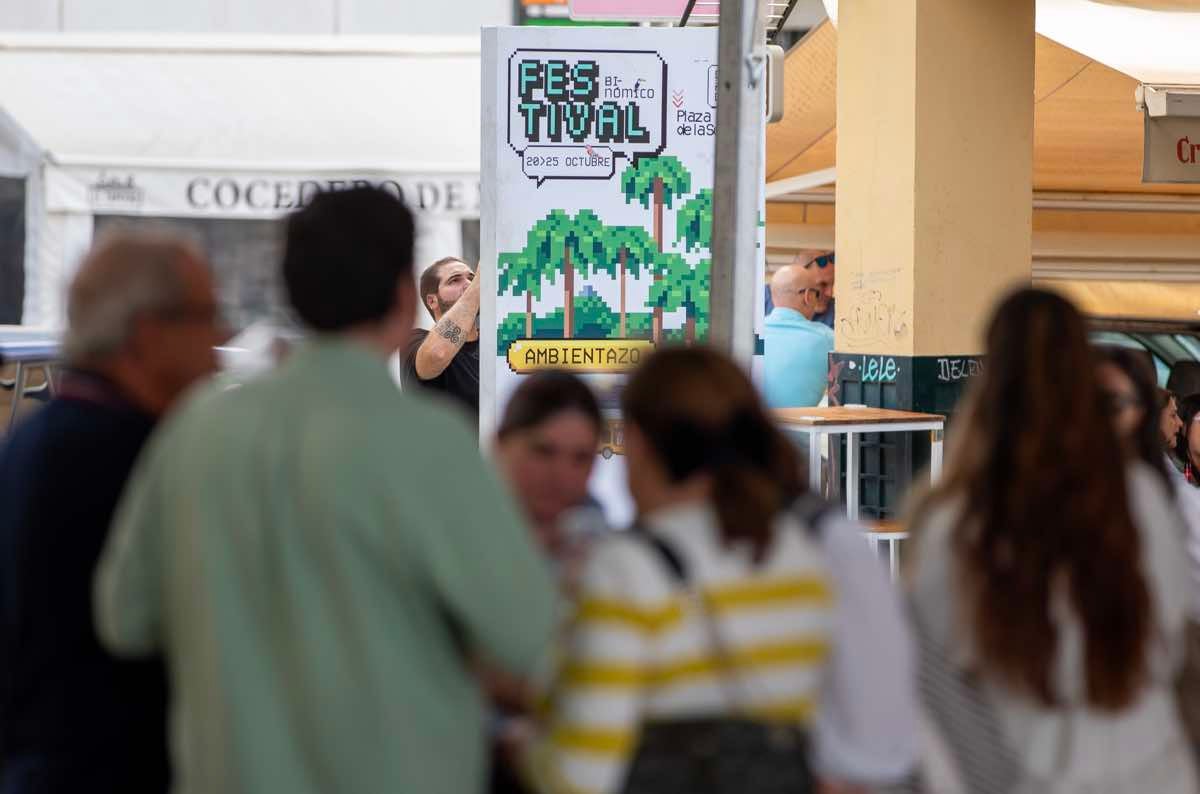 Sabor a fiesta: el Binómico llena de animación el centro de Huelva