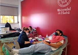 El Centro de Transfusión organiza una nueva campaña de donación de sangre en la Universidad e institutos