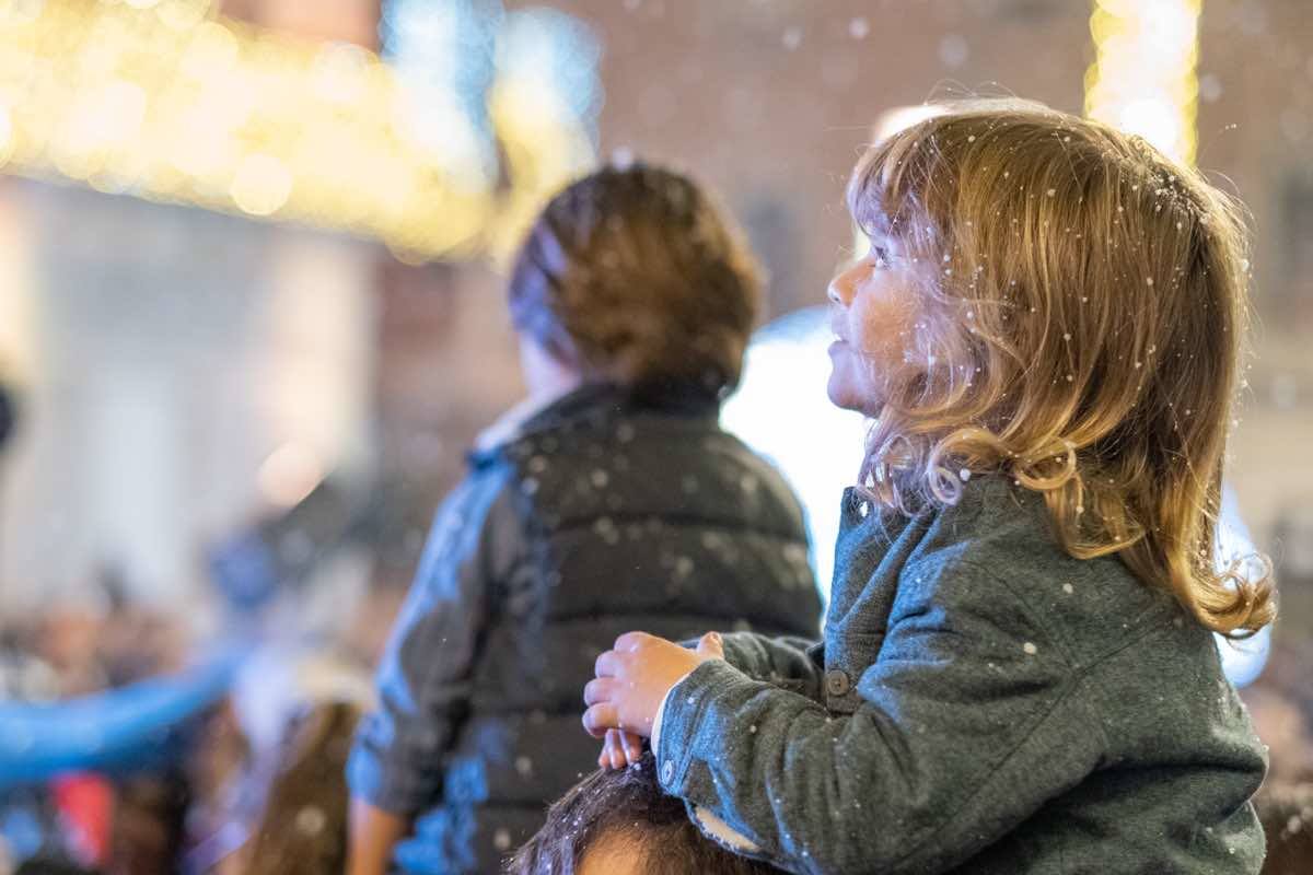 Así es el alumbrado del centro de Huelva, que ya ha dado la bienvenida a la Navidad