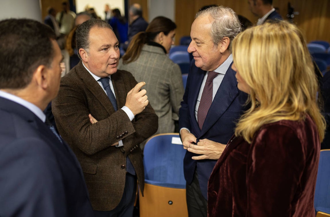 La mejores imágenes del foro &#039;Encuentros con la Constitución&#039; en Huelva
