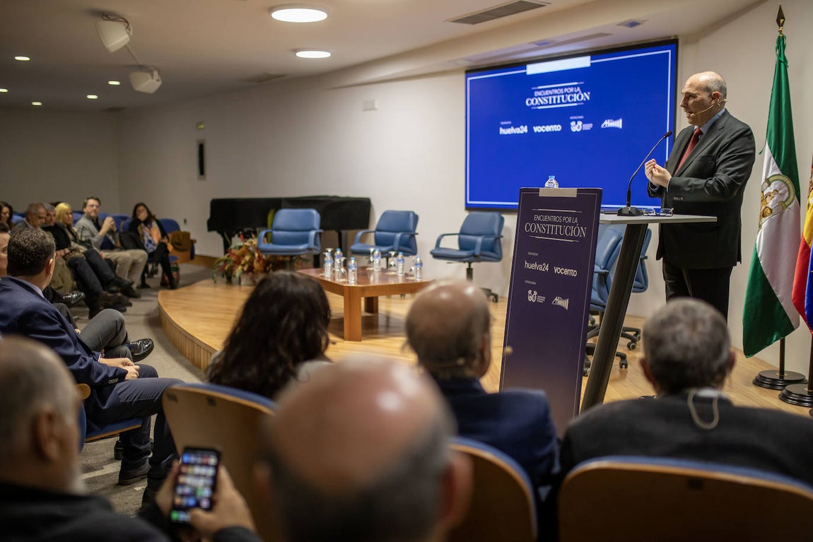 La mejores imágenes del foro &#039;Encuentros con la Constitución&#039; en Huelva
