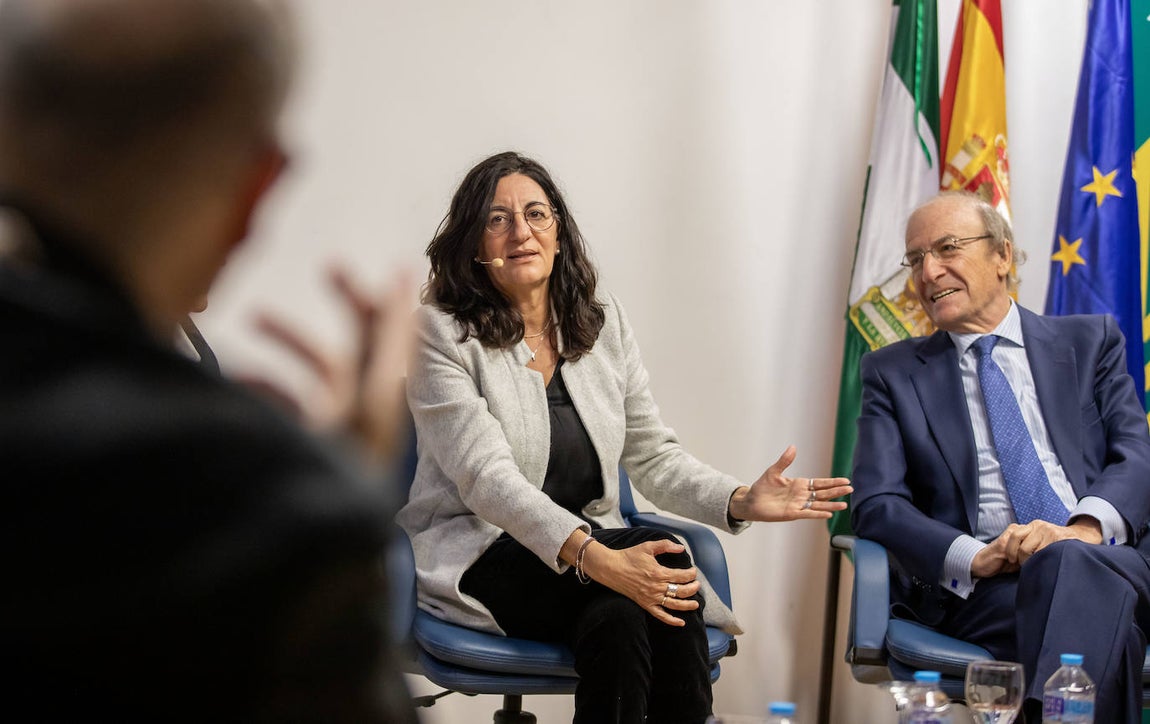 La mejores imágenes del foro &#039;Encuentros con la Constitución&#039; en Huelva