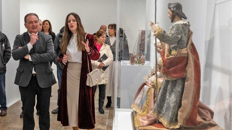 Artistas y artesanos andaluces exponen 'El arte del Belén' en la Sala de la Provincia de la Diputación de Huelva