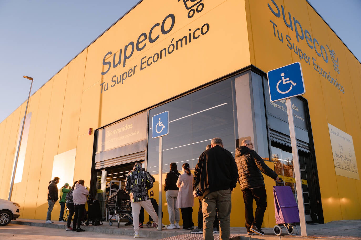 Las mejores imágenes de la inauguración de Supeco Huelva