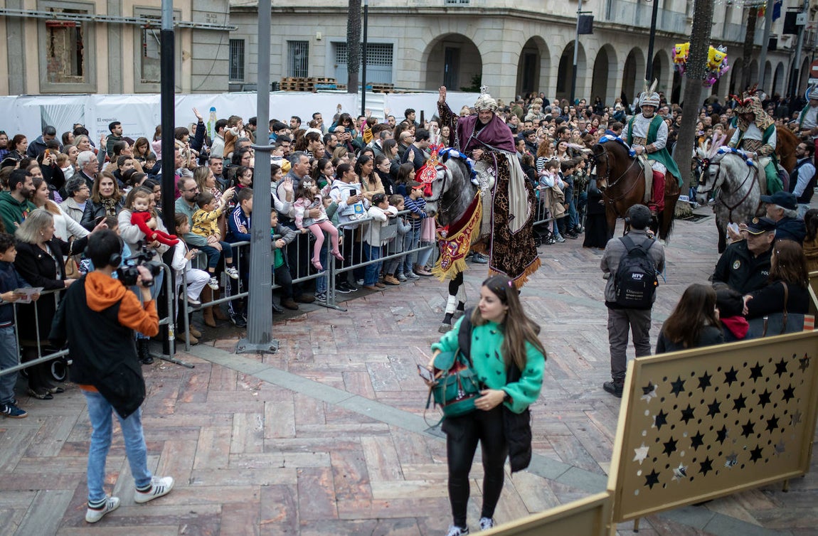 Comitiva por el centro de la ciudad