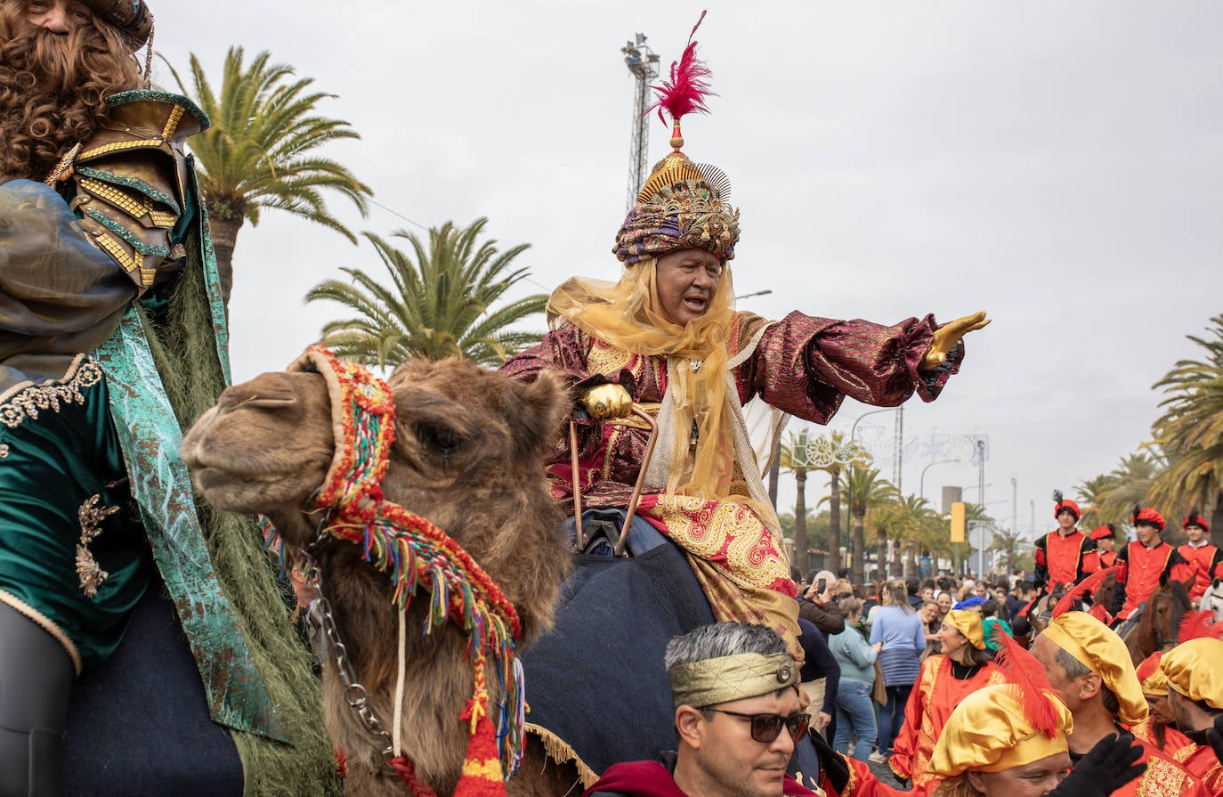 Las mejores imágenes de la llegada de los Reyes Magos a Huelva