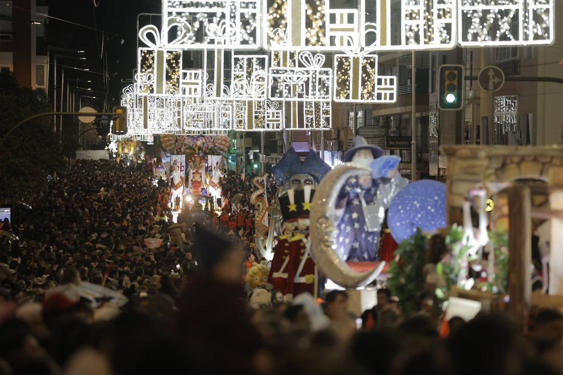 Así ha sido la Cabalgata de Reyes Magos de Huelva 2024, en imágenes