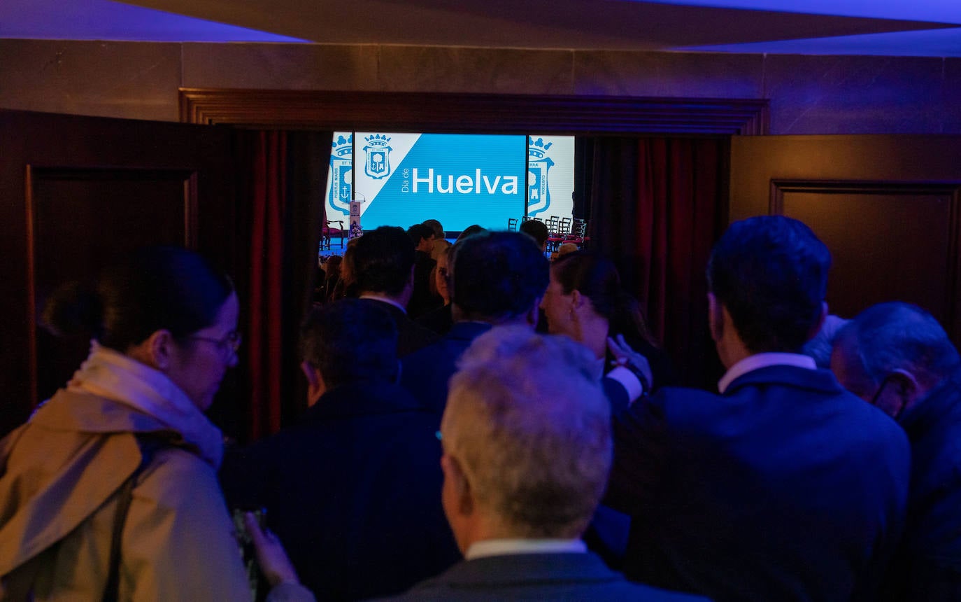 La entrega de las Medallas de la Ciudad de Huelva 2024, en imágenes