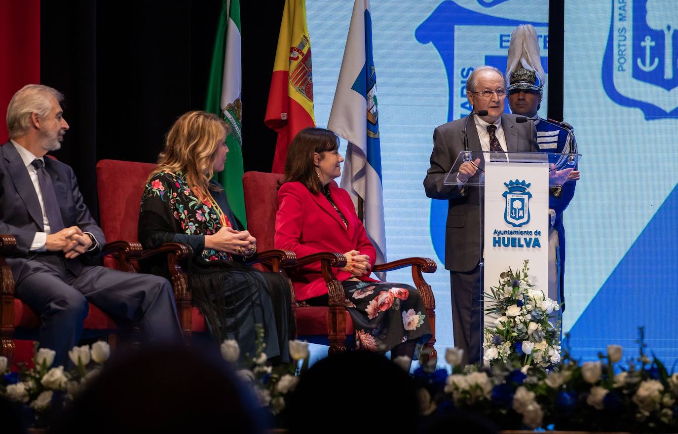 La entrega de las Medallas de la Ciudad de Huelva 2024, en imágenes