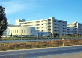 PSOE e IU exigen explicaciones a Salud por el concurso de la gerencia del Juan Ramón Jiménez y lamentan «el caos»