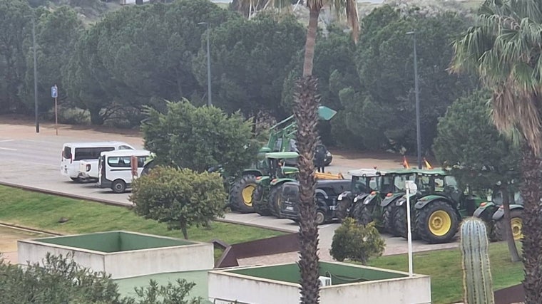 La bolsa de tractores esta mañana en La Rábida