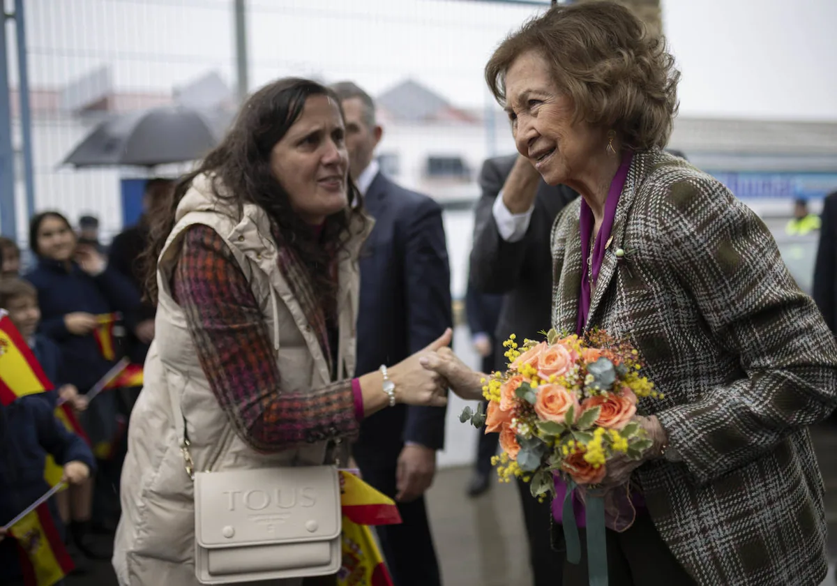 Su Majestad la Reina Sofía a su llegada al Banco de Alimentos de Huelva