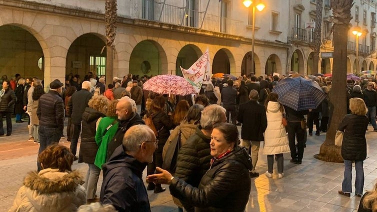 Un millar de personas vuelve a echarse a la calle contra las «carencias crónicas» de la sanidad en Huelva