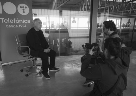 Imagen secundaria 1 - Diferentes momentos de la entrevista