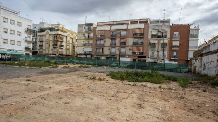 El antiguo solar poco antes de que se iniciasen las obras, en mayo de 2023