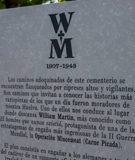 Imagen secundaria 2 - La tumba de William Martin se encuentra en el cementerio de la Soledad, señalizada por fin desde el año pasado
