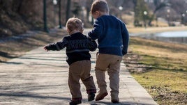 ¿Cuáles son los meses en los que nacen más niños en la provincia Huelva?