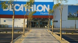 Decathlon busca trabajadores para sus centros de Huelva y Lepe