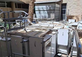 CSIF denuncia la creación de depósitos de basura en patios interiores del Hospital Juan Ramón Jiménez