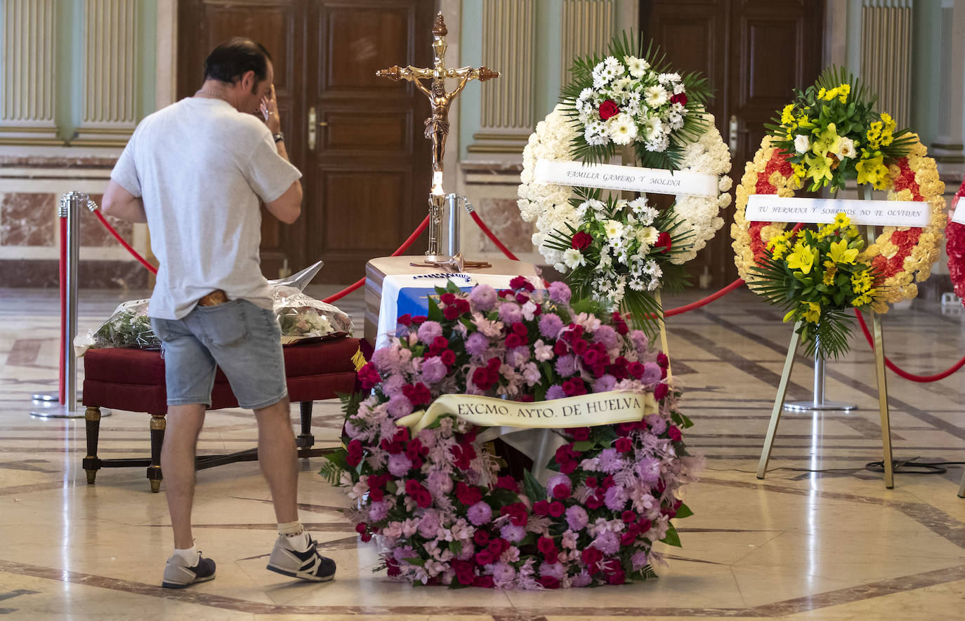 Huelva despide a La Moni, en imágenes