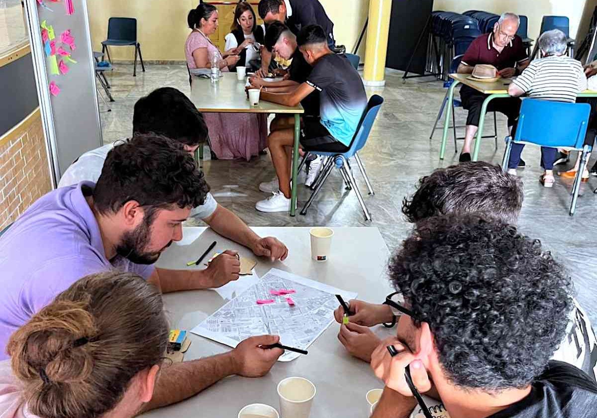 Encuentro de la UHU en el Centro de Servicios Sociales Joaquín Martín 'Quini'