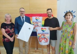 Dos gambas protagonizan el polémico cartel del Día del Orgullo 2024 de Huelva