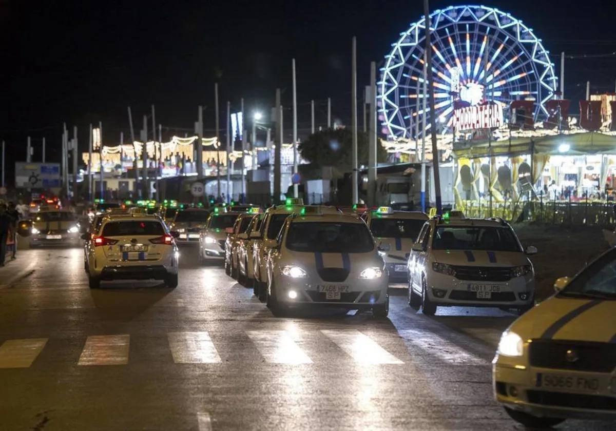 Parada de taxis en el recinto colombino