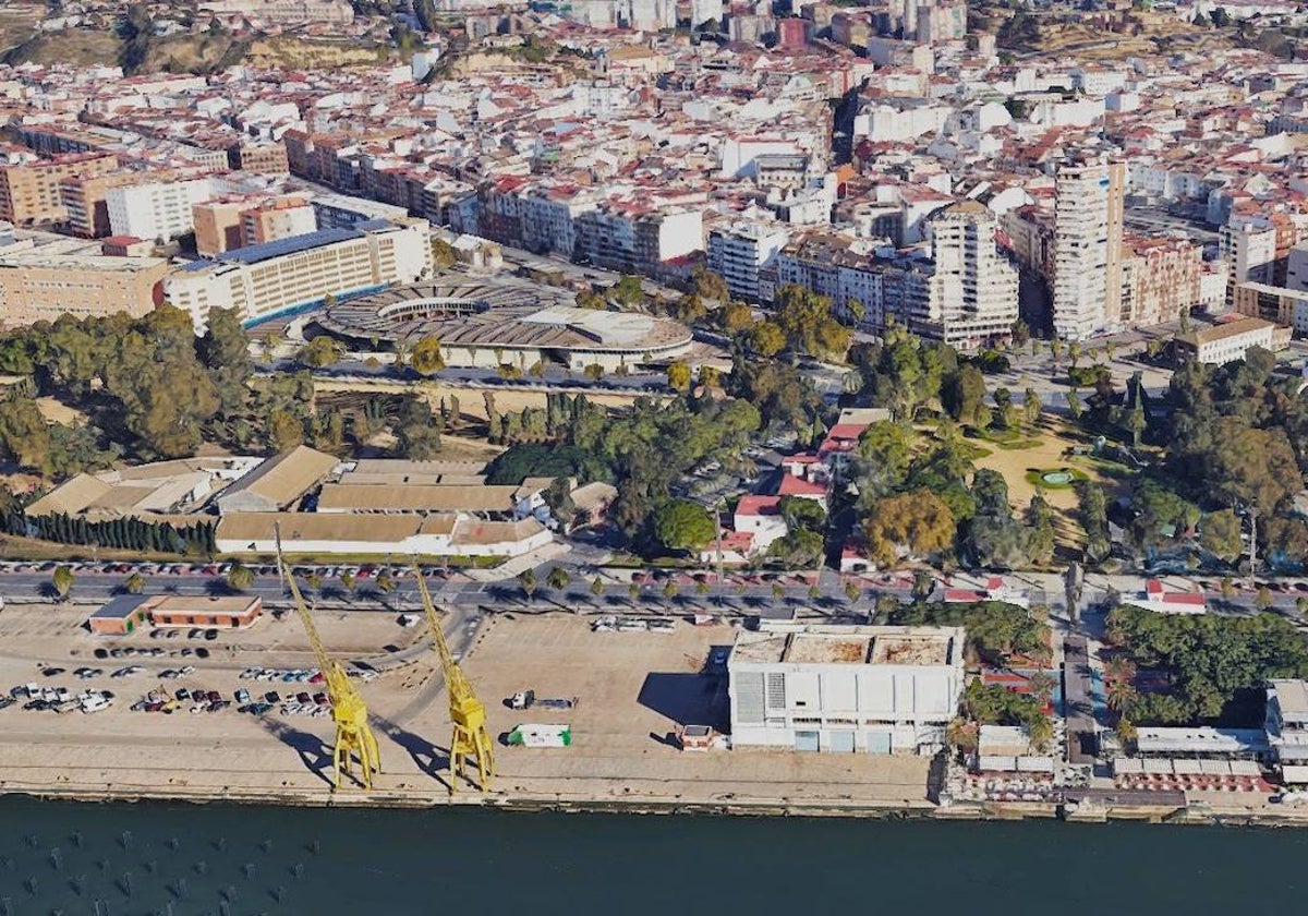 La antigua fábrica de hielo de la empresa Expofrisa en el Puerto de Huelva