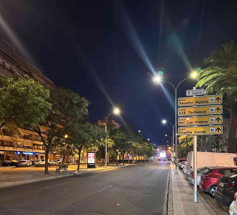 El Ayuntamiento de Huelva cambia el alumbrado público del Molino de la Vega y reduce sus zonas de sombra