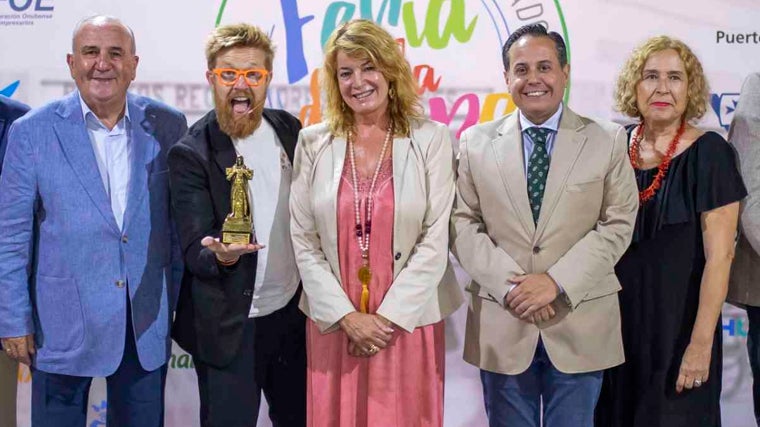 Miranda, flanqueada por Del Toro y Acevedo