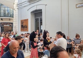Huelva bulle en sintonía con sus comercios de barrio