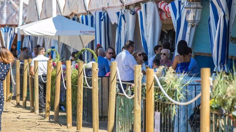 Una de las calles con casetas de la pasada edición de la Feria del Caballo