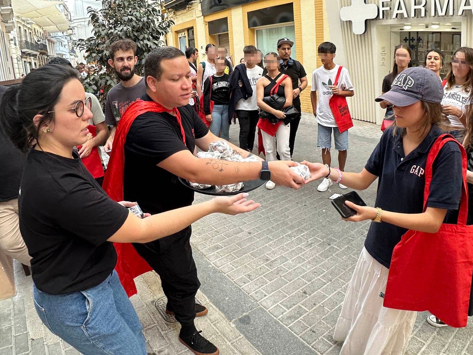 La inauguración de Goiko en Huelva con hamburguesas gratis, en imágenes