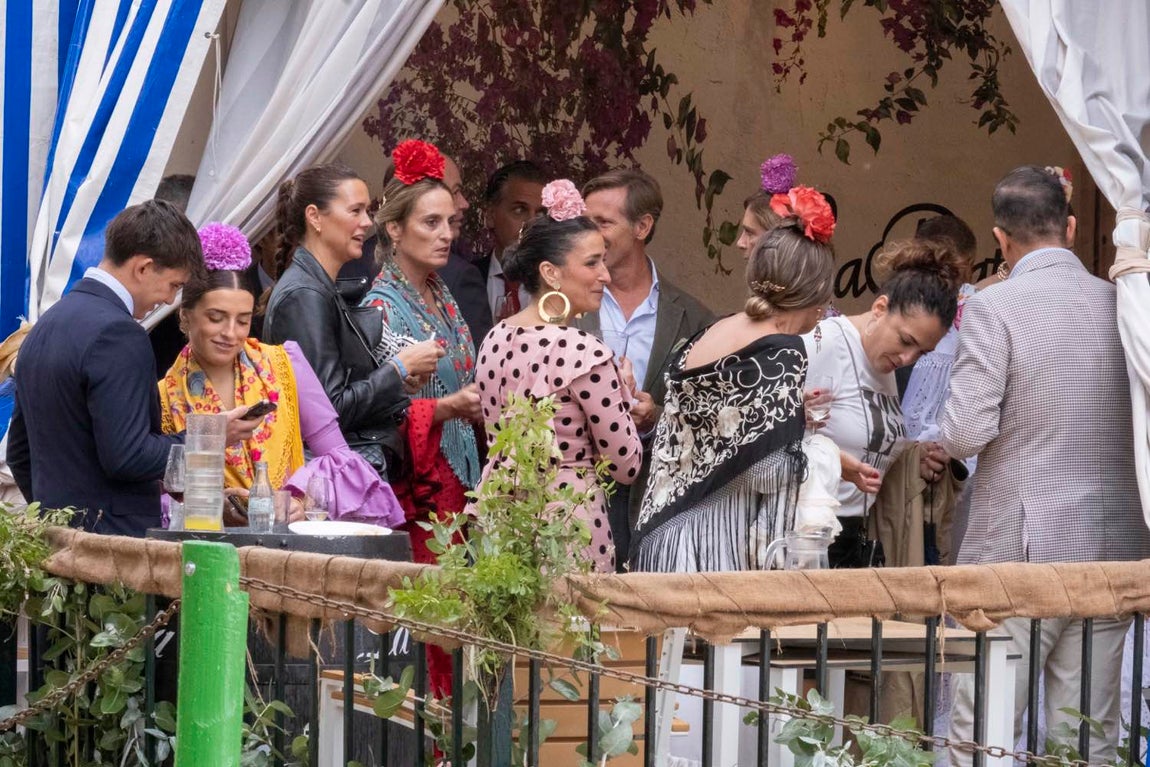 Más sonrisas que paraguas en el segundo día de la Feria del Caballo de Huelva