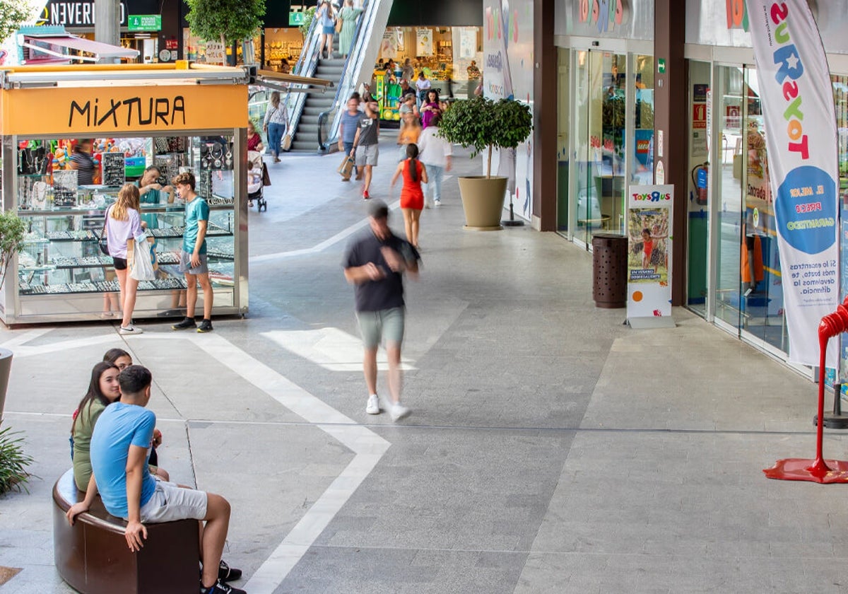 Imagen del interior del Centro Comercial Holea, en Huelva capital