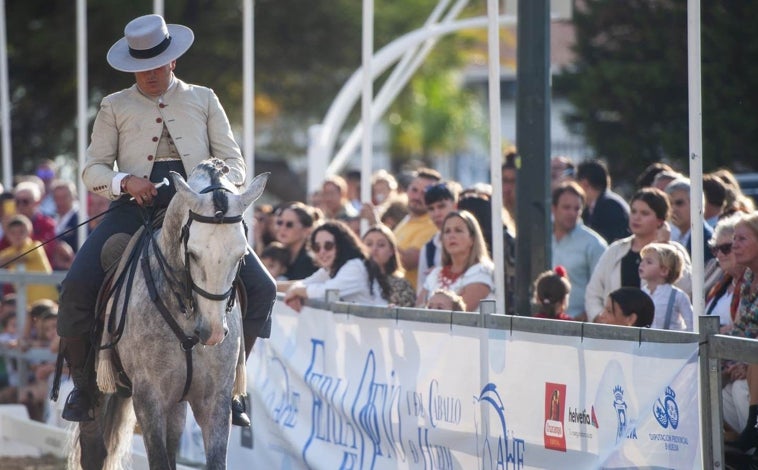 Imagen principal - La Feria de Otoño y del Caballo registró un gran ambiente